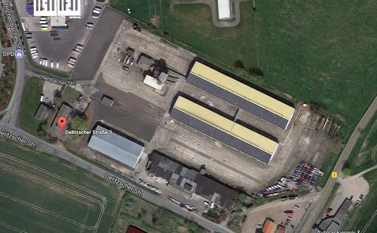 3 Lagerhallen und ein Bürogebäude